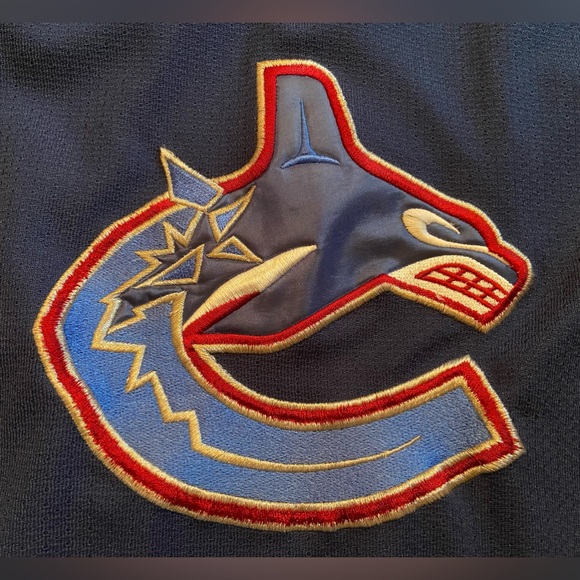 Vancouver Canucks Official Licensed NHL Jersey - Picture 3 of 7